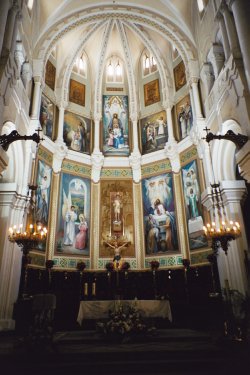 Retablo del altar mayor de la iglesia del Niño Jesús